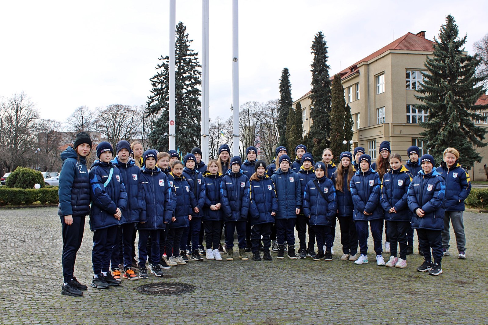 Вихованці та вихованки СДЮСШОР прийняли участь у піднятті Олімпійського прапору